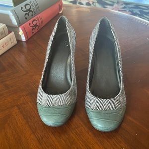 GAP vintage Green tweed pumps